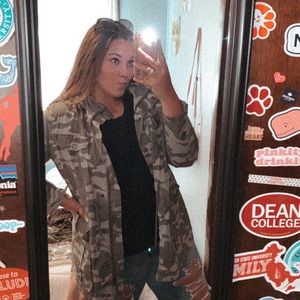 Meet your Posher, Cassie